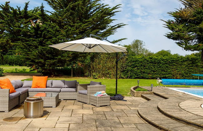 Stunning 5BR Home With Pool - 5 min to Beach - Foto 56