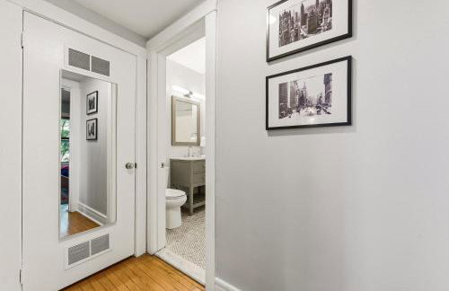 Steps to the Lakefront! This Uptown Beauty is Everything You Need for a Perfect Chicago Getaway condo - Foto 28