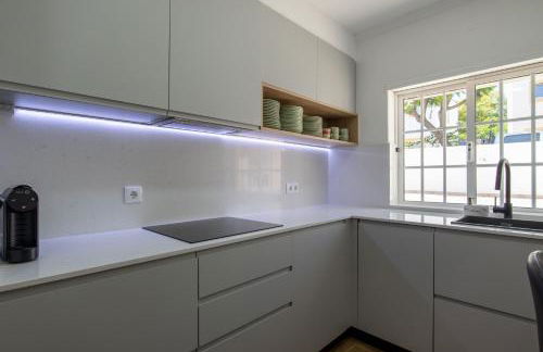 Luxuosa Villa com Piscina, Garagem e Vista Mar - Foto 34