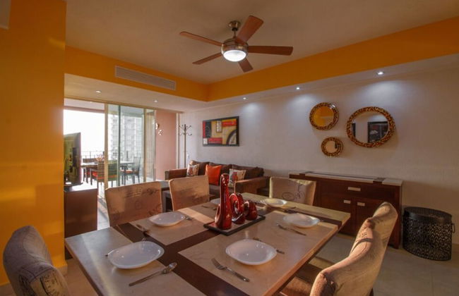 Beachfront Condo at Grand Venetian - Foto 2