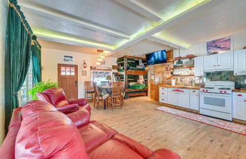 Cozy Kenai Abode with Private Deck 5 Mi to Ocean! - Foto 3