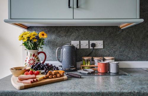 Brimmond Homes - nr to Univ, Hospitals, o2 Apollo, PLAB & 7 mins to City Centre - Stylish, Modern & Secure 2 Bed, 2 Bath Apt with Allocated Free Parking - Foto 31