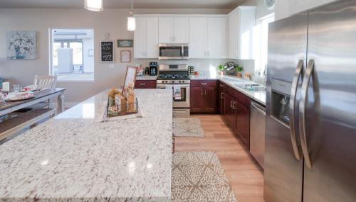 South Zion Coral Cliffs - 4 bed, 3 bath, hot tub, deck - Foto 5, stove, dishwasher, pet friendly, toaster, minibar