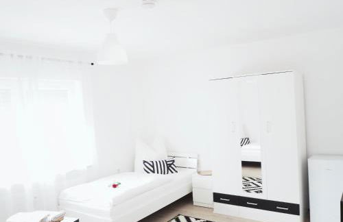 Villa Natur Monteur & Ferienwohnung mit WLAN & PARKPLATZ - Foto 7