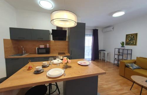 City heaven,self check in, with free parking - Foto 12