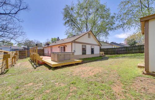 Barling Vacation Rental Fenced-In Yard with Hot Tub - Foto 24