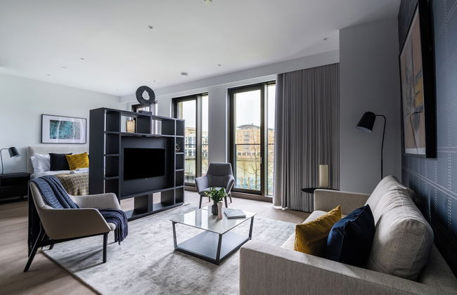 Stylish Studio Apartment With River Views in Londons Bustling Docklands - Foto 14