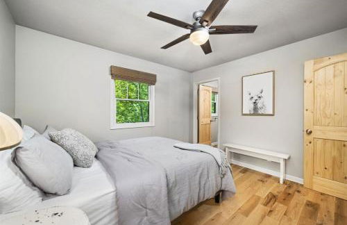 Family-Friendly 3BR Home w Bunk Room & Yard - Photo 24