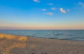 Cozy Coastal Retreat - Foto 17