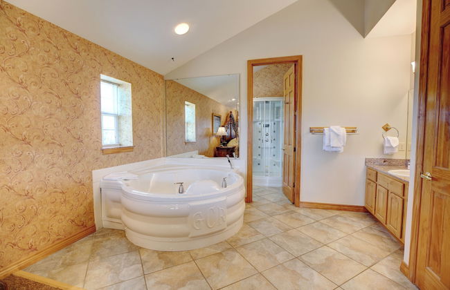 Grand Crowne Resort - Photo 17