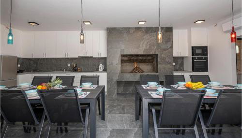 Awesome Home In Veliki Prolog - Foto 5