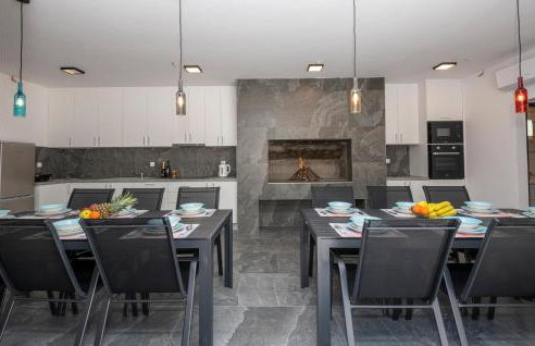 Awesome Home In Veliki Prolog - Foto 5