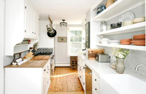 1850s Maine Farmhouse featured in Condé Nast Traveler with 11 Acres Near Water - Foto 24