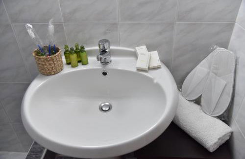 KyMa Studios and Suites - Photo 11