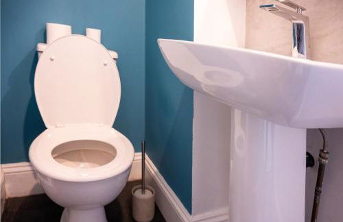 Rugby 1-BR Apt, Parking, City Centre, Sleeps 3 - Foto 12