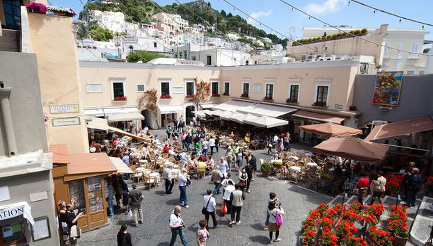 Capri, Anacapri y una experiencia especial en barco por la isla - Foto 4