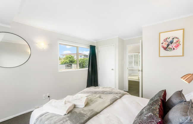 A Home away from Home - Netflix -Parking - Foto 12