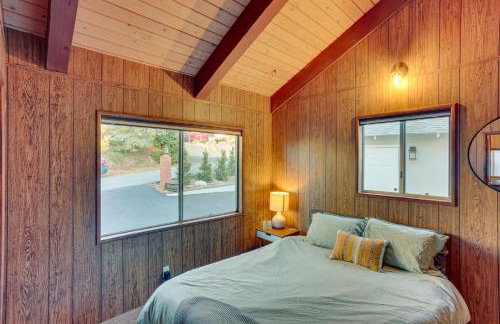 Crestline Cabin Mountain Views and Fire Pit! - Foto 14