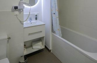 All Suites Appart Hôtel - Le Havre Centre - Les docks - Foto 12