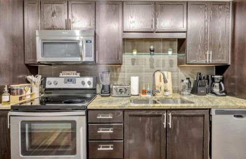 Apartment Kingbed+Parking+Pool+Gym+CityView+2TV's - Foto 8