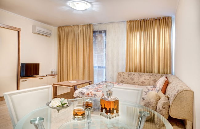 Esteban VIP Residence Club - Photo 3