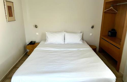 Loriet Hotel - Photo 62