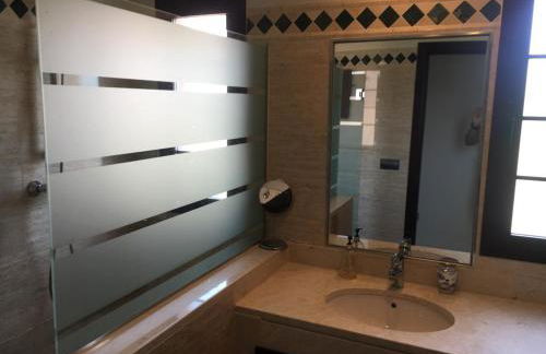 El Soto de Marbella FREE Golf-Tennis-Padel-Gym 2 Bedroom Penthouse - Foto 35