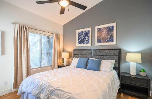 Family-Friendly Stay , Tennis & Basketball Courts, King Beds & Parking- H2167 - Foto 11