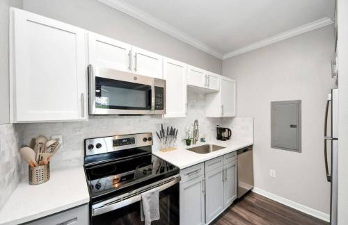 Lux Resort-Style Pool, Gym, Parking Near Houston - Foto 15