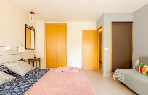 Apt.p/5 15min from Barcelona and Beaches W/Terrace - Photo 10