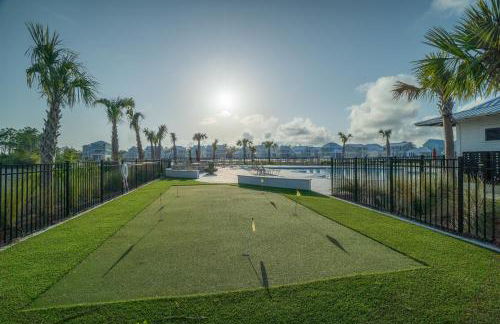 ~Spacious home near beach w/ game room and community pool~ - Photo 45