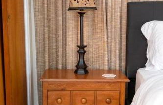 Updated & Comfy Bungalow with Parking Easy Access - Foto 27