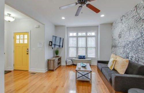 Vibrant Trendy Two Bedroom Home Near Marathon Village - Foto 4