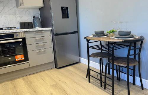 2 Bedroom Home with Free Parking & Fast Wi-Fi - Foto 28