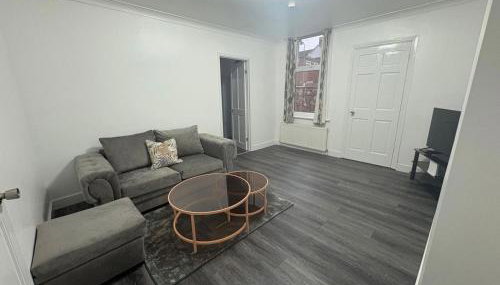 2 Bed Flat - Sleeps 3 - Parking - Wifi - Foto 1