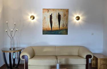 Exklusive Ferienwohnung Bad Salzschlirf - direkt am Waldrand - großer Garten kompett umzäunt - Hunde willkommen - 2 private Stellplätze - Foto 6