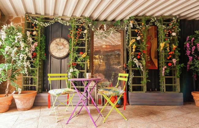 Elegant House With Heated Pool and Sauna - Photo 32