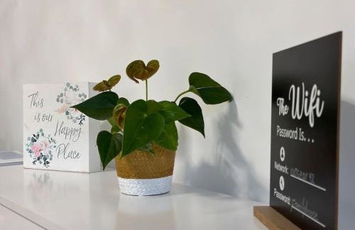 Relaxing Retreat 2BR Oasis with Pool and Outdoor BBQ - Foto 2