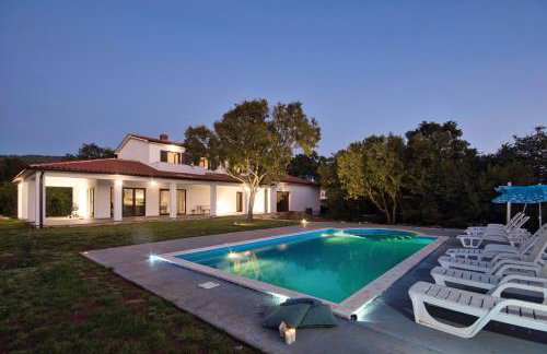 Villa Klara, beautiful and secluded villa close to the beach - Foto 2