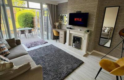 Modern 5 bed house In Solihull, Close to the NEC, Airport and Solihull Town - Parking - Foto 3