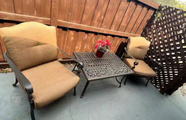 Cozy Cottage private back yard and free coffee - Foto 28