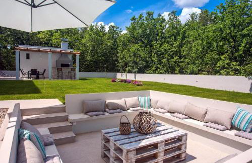 Villa Zora -luxurious villa with heated pool, sauna, 4 bedrooms, 10 persons max - Photo 6