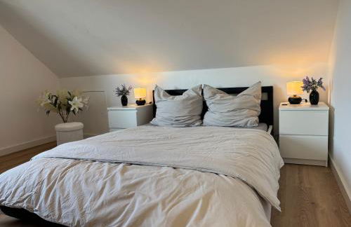 Zentrale Lage, kostenlos Parken, ideal für Pendler, Kinder und Haustiere willkommen!! - Photo 20