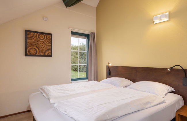 Bungalow in Veluwe Near Harderwijk - Photo 2