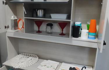 Casa tem 2 quartos com ar condicionado, garagem, aumenta geralmente é mais 50 por cento o valor - Foto 16