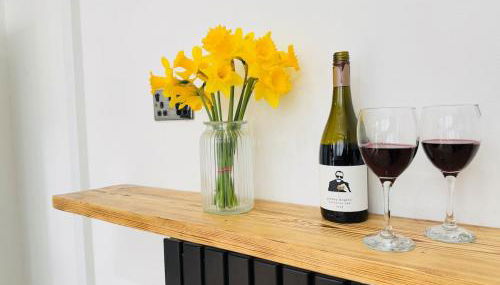 Comfy 4 Bed Home - Port Talbot - Perfect for Contractors & Families - Foto 3