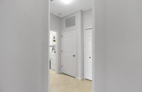 Gorgeous Lakefront Villa in Gran Paradiso - Seabird Villa - Photo 46