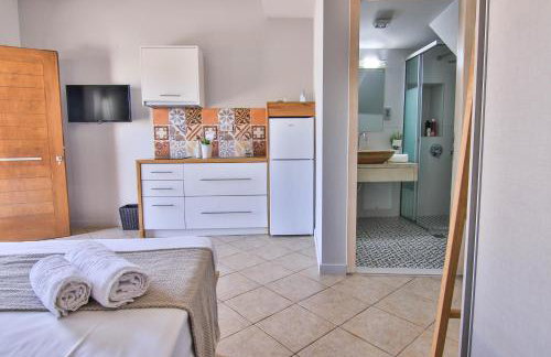 The Wave House By Plakalona Villas & Apartments - Photo 13