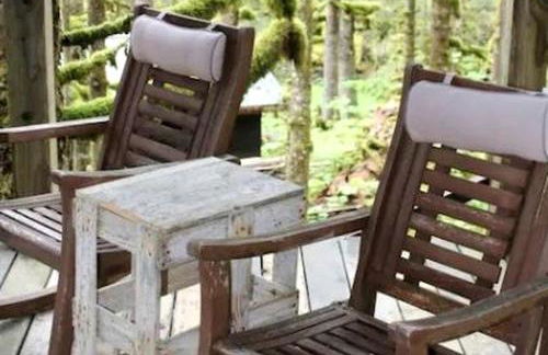 Rustic Cabin Rental for a Secluded Escape to Whale Island, Alaska - Foto 2