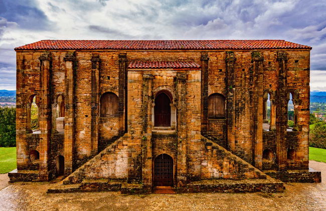 Tour in Oviedo - Photo 1